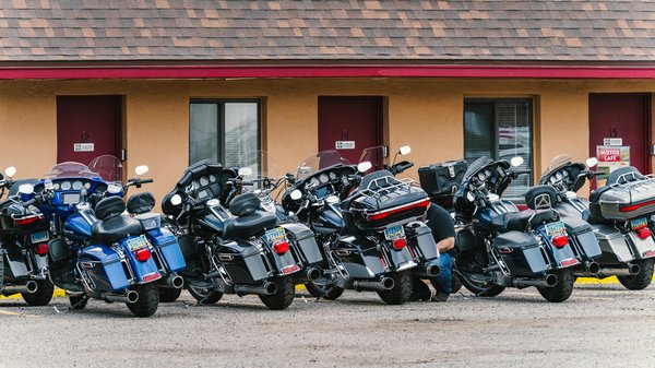 How can you avoid common mistakes when learning to ride a motorcycle?